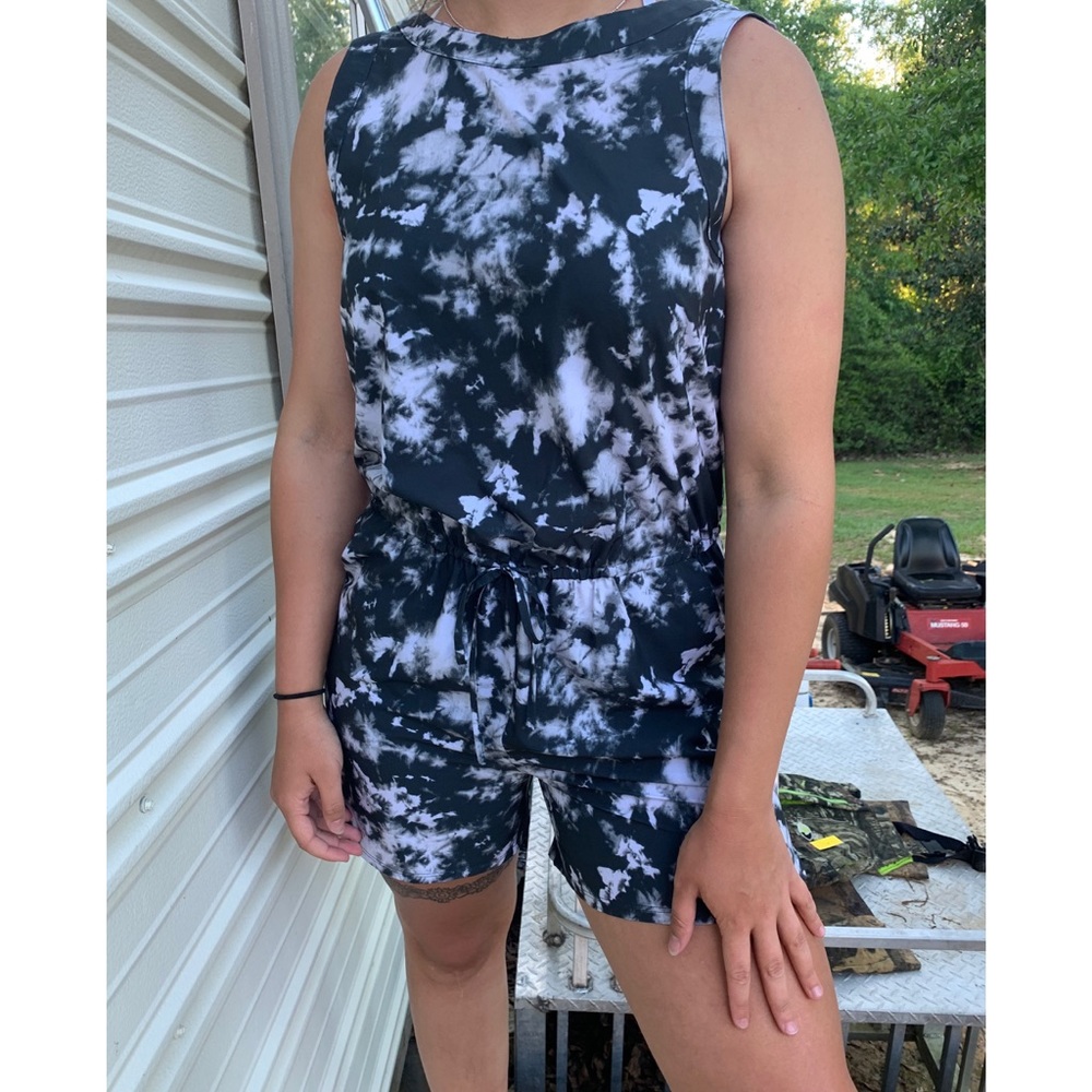 Romper - Picture 2 of 3